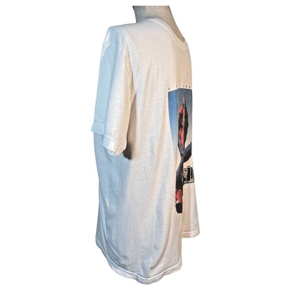 2017 Marvel Spiderman T Shirt Size Large White Swinging on Web Mens Graphic Tee - Picture 3 of 9